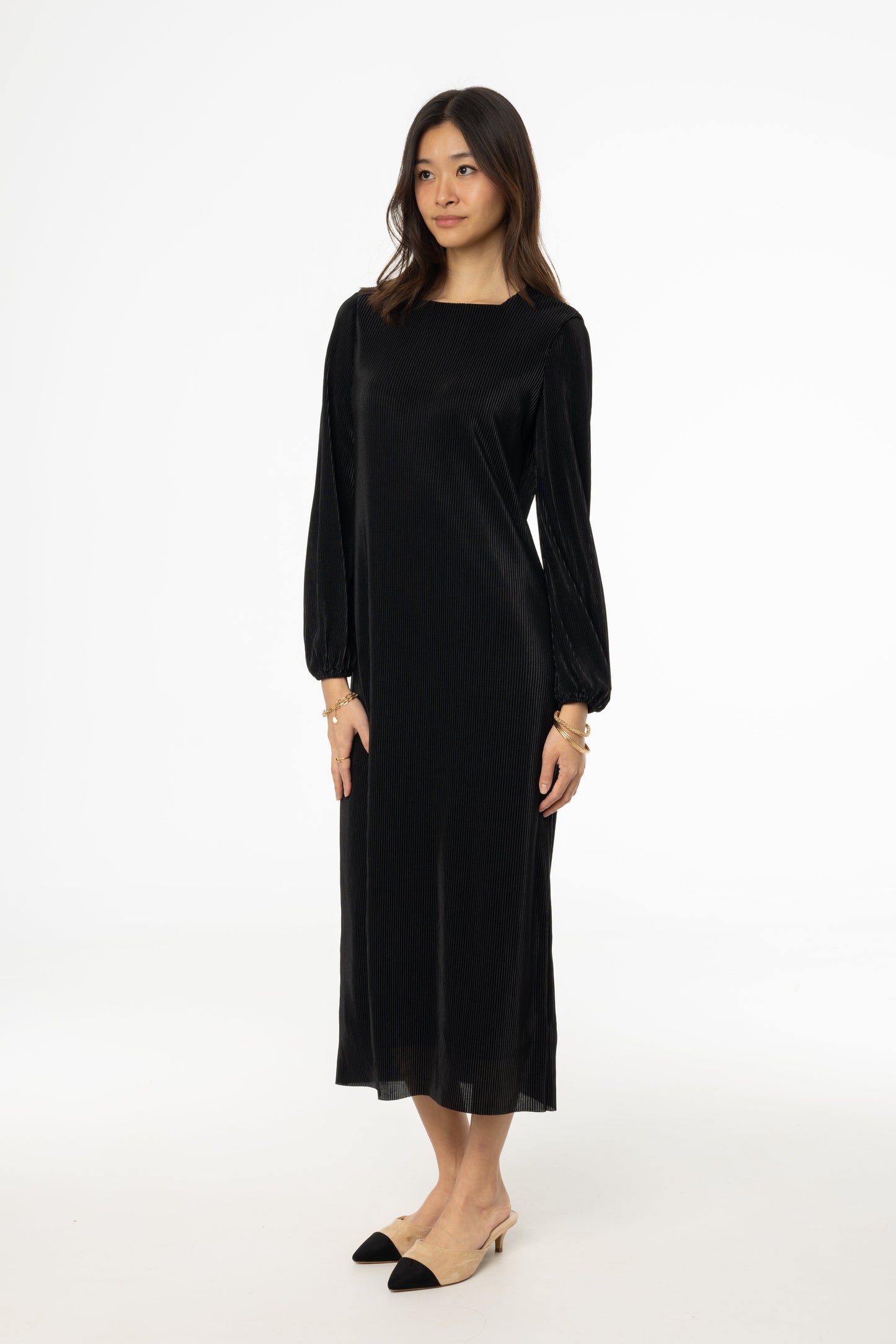Black Square Neck Accordion Pleat Maxi Dress